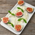 Сыр Иркутский СыроварЪ Страчателла (250 г)