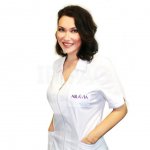 Халат косметолога Aravia Professional